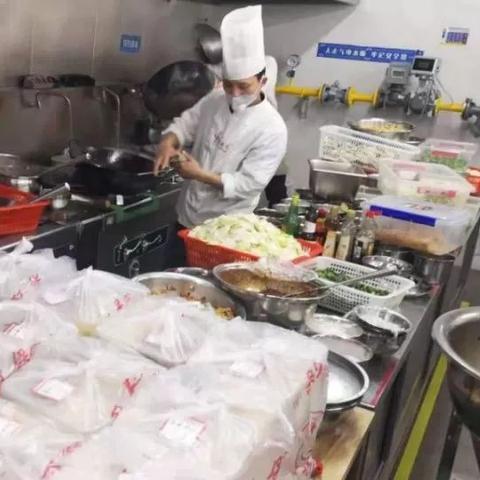 疫情不退盒饭不断，疫情期间饭店不给退押金怎么办 