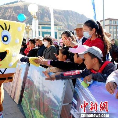 十月青海旅游全攻略，美景尽收眼底，体验秋日童话之旅！